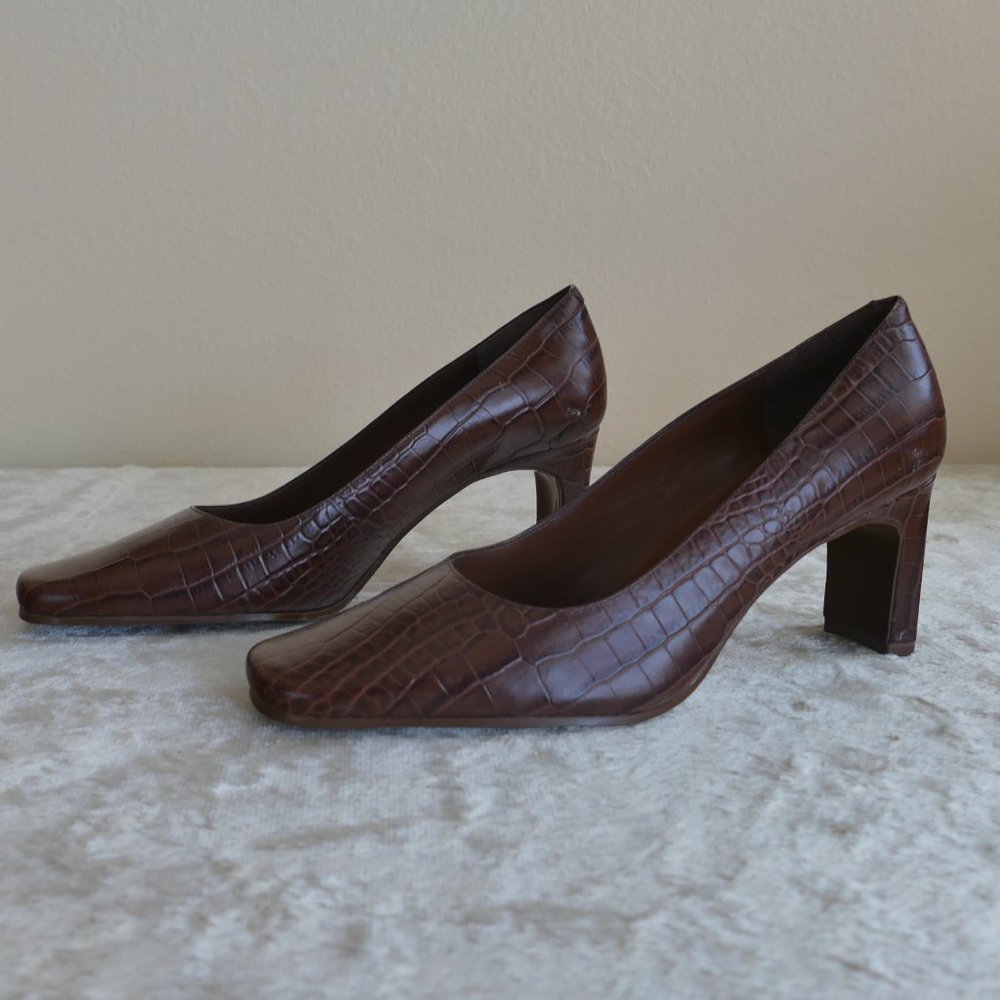 NEW Bandolino Brown Heels- Size 6.5M